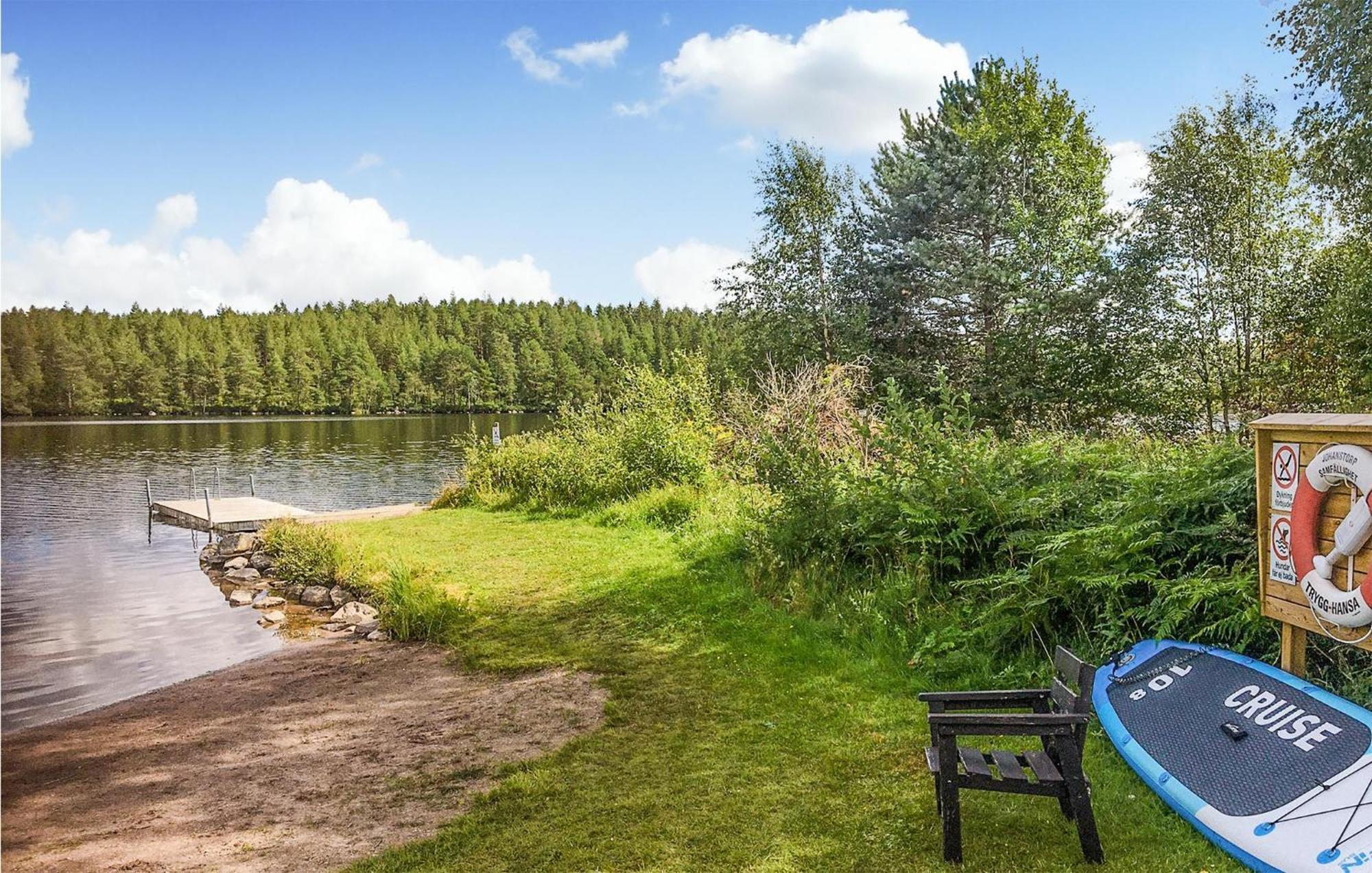 Awesome Home In Lenhovda With Wifi 外观 照片